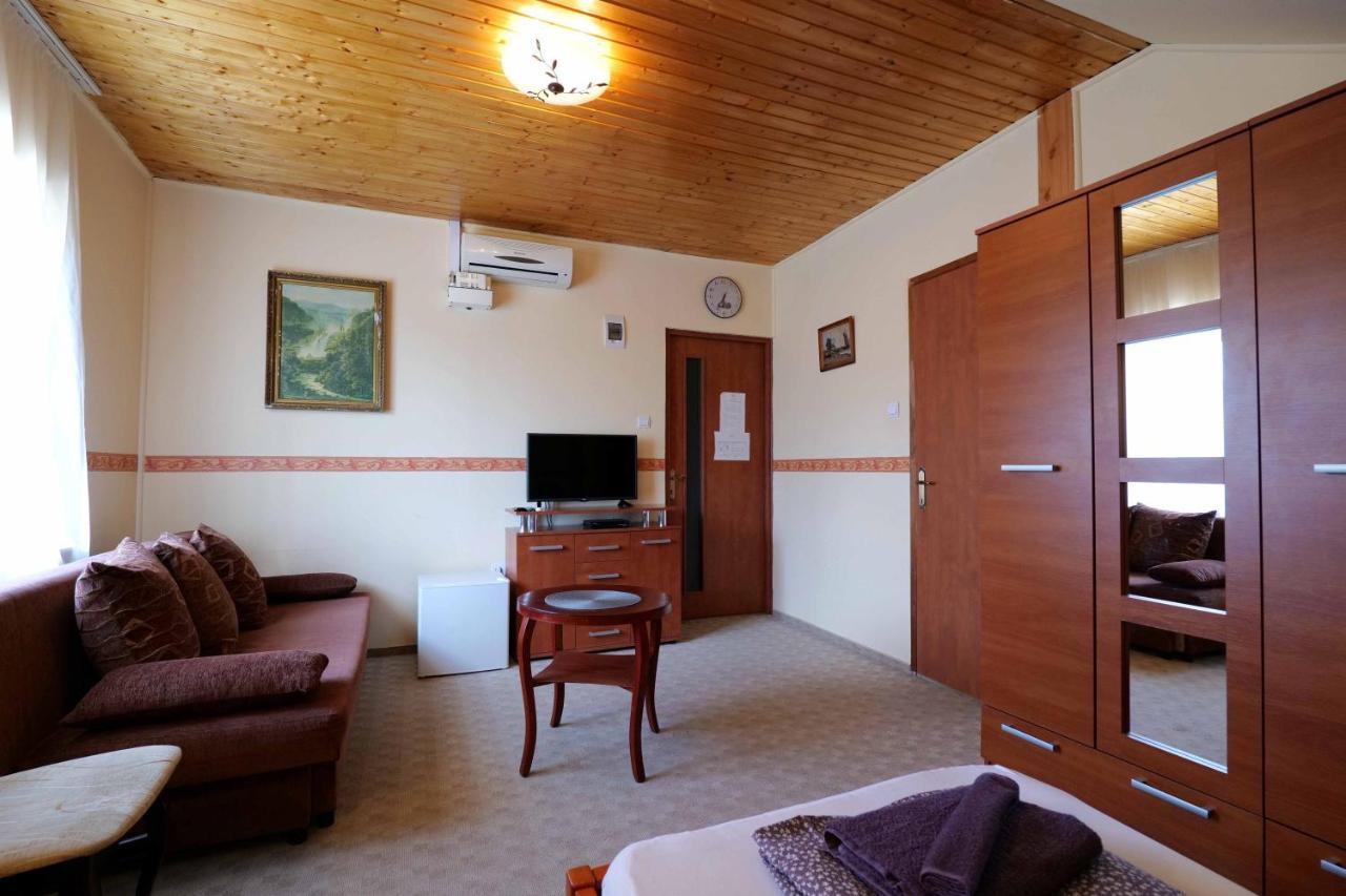 Nyilas Fogado Hotel Nyíregyháza Esterno foto