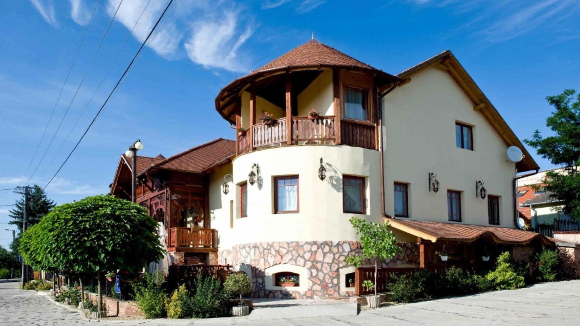 Nyilas Fogado Hotel Nyíregyháza Esterno foto