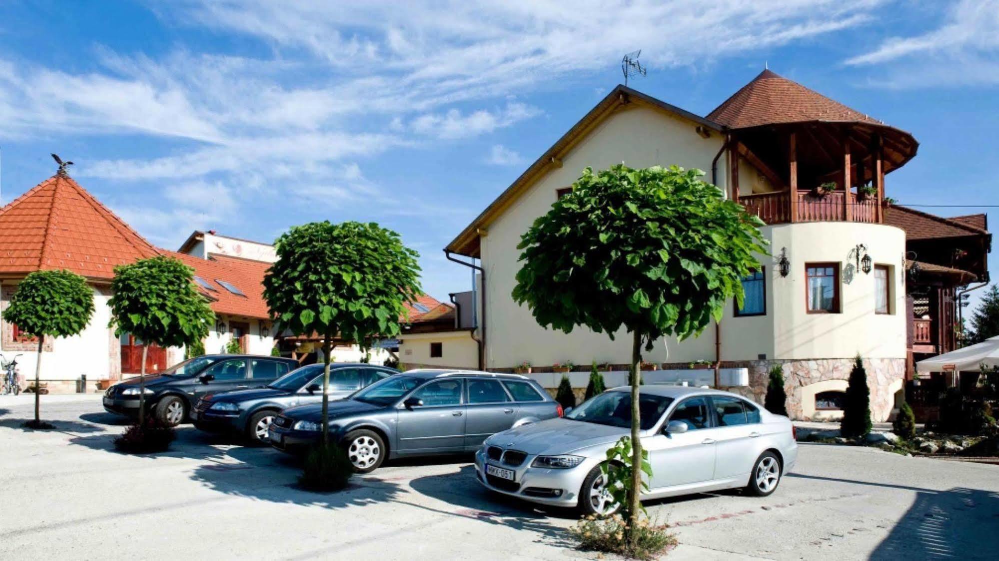 Nyilas Fogado Hotel Nyíregyháza Esterno foto