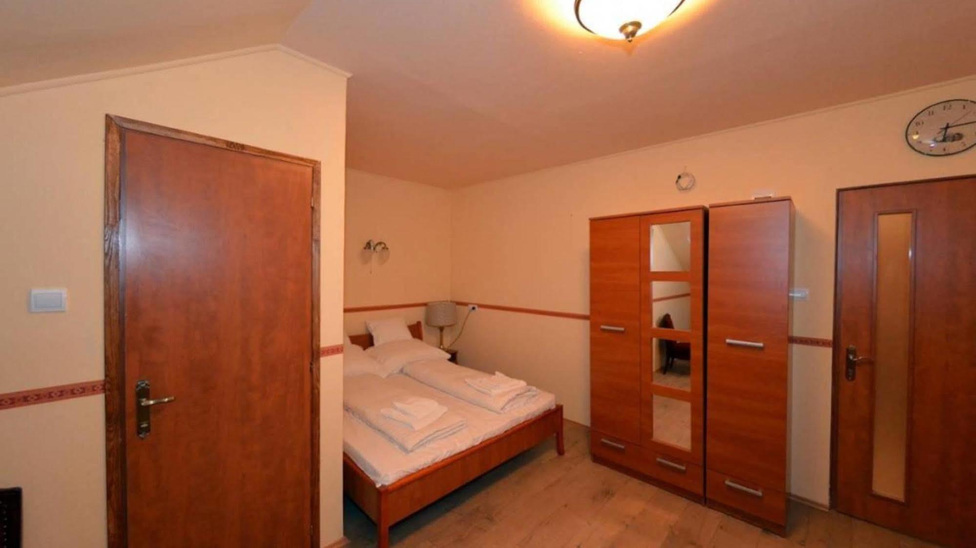 Nyilas Fogado Hotel Nyíregyháza Esterno foto