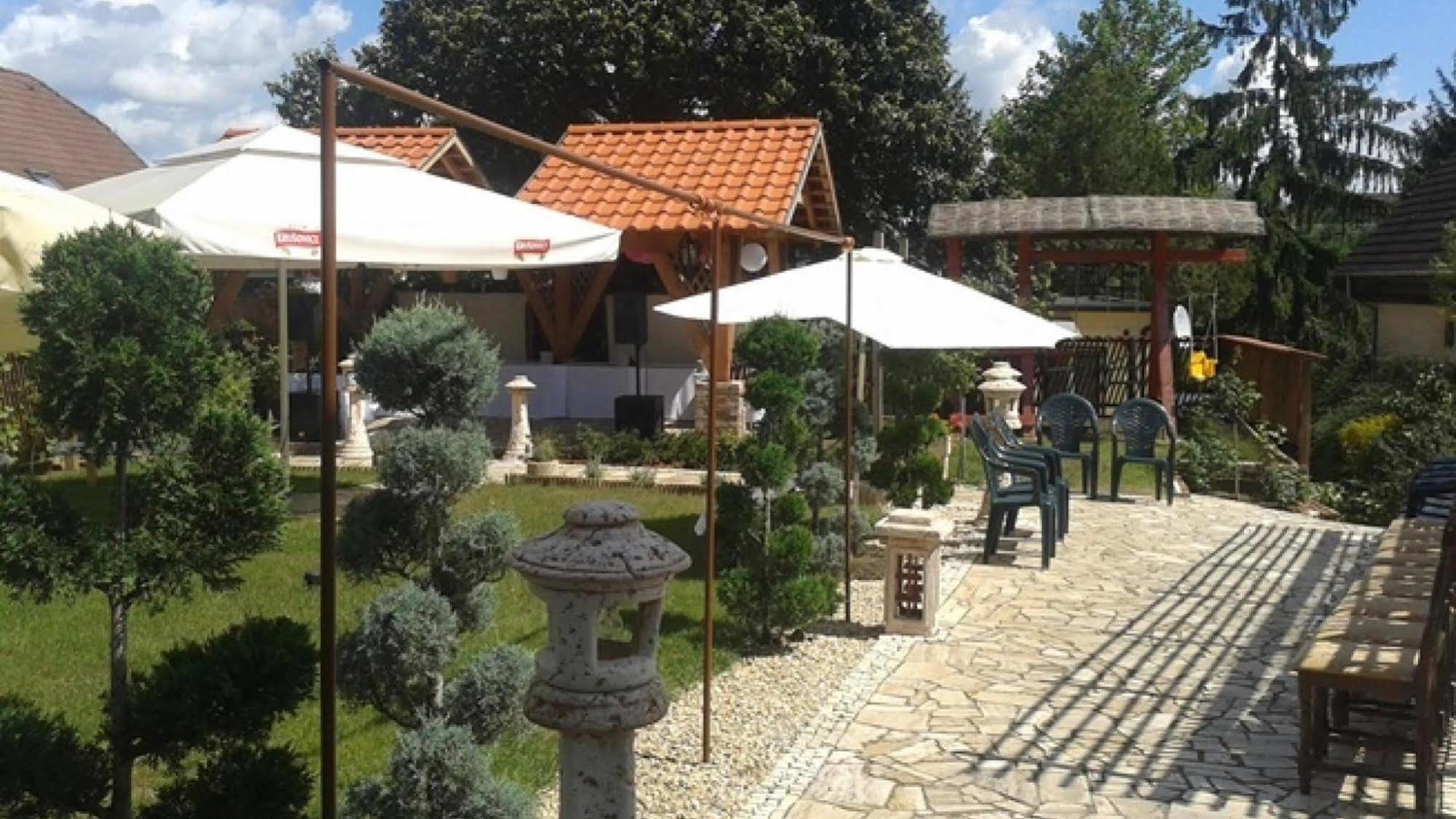 Nyilas Fogado Hotel Nyíregyháza Esterno foto